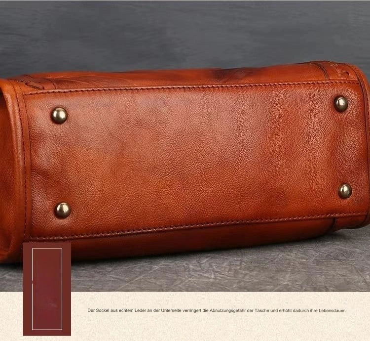 Stylish ladies shoulder bag made of high-quality leather