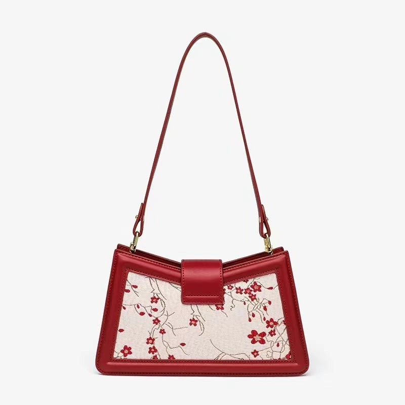 Elegant women's shoulder bag made of PU leather