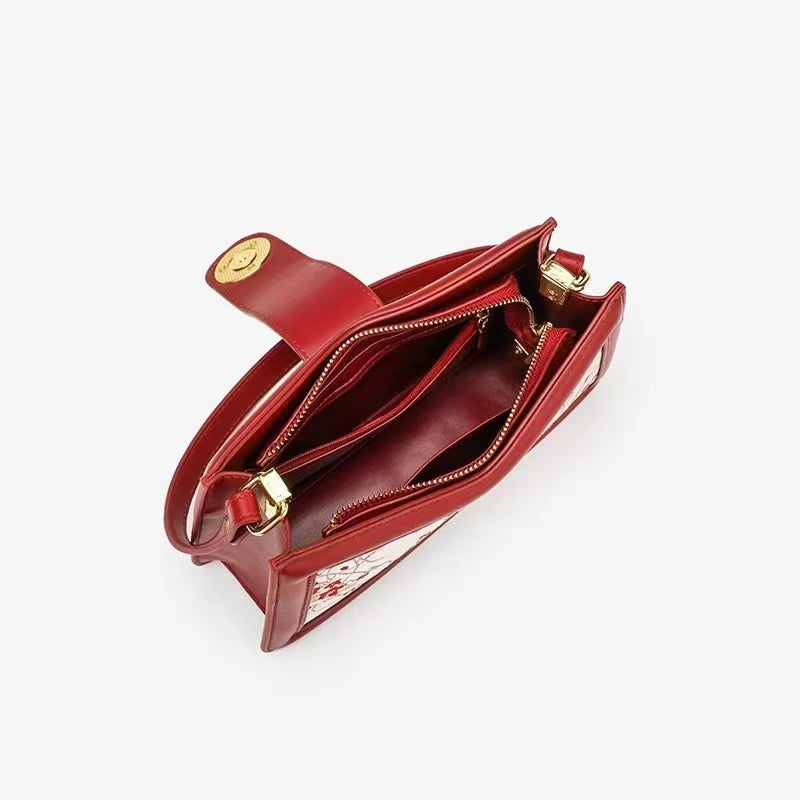 Elegant women's shoulder bag made of PU leather